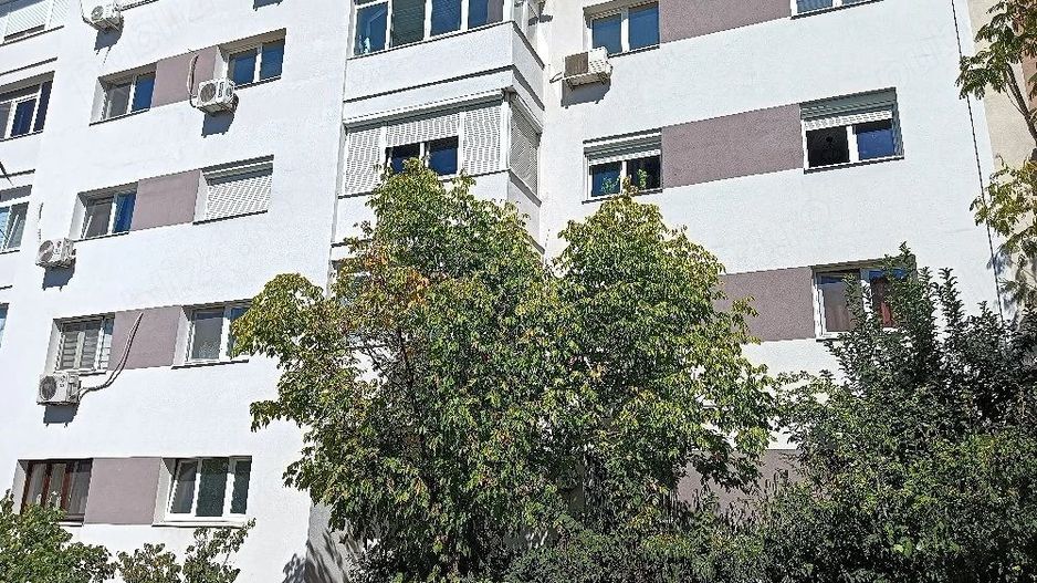 Apartament 3 camere de vanzare Gorjului - Poză 1