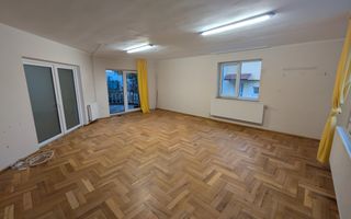 Casa/Spatiu de birou,Andrei Muresanu, 9 Camere,10 Parcari,Curte 2000mp - Poză 3