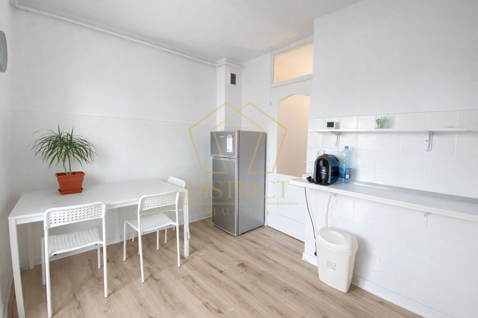 Apartament superb cu 3 camere | Soarelui - Poză 10