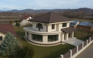 Vila deosebita P+E Cornu - Poză 1