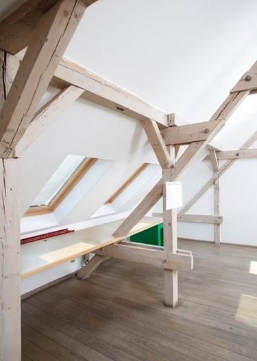 Mansardă boemă, ideală pentru industriile creative - Poză 5