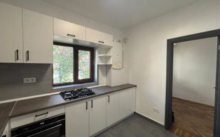 Apartament 3 camere UMF -CENTRU -699 EURO - Poză 1