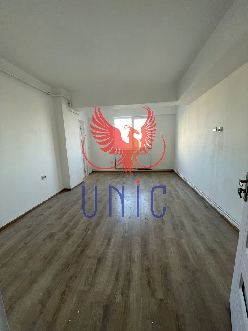 Garsoniera la pret excelent, Etaj intermediar-Bloc Nou - Poză 4