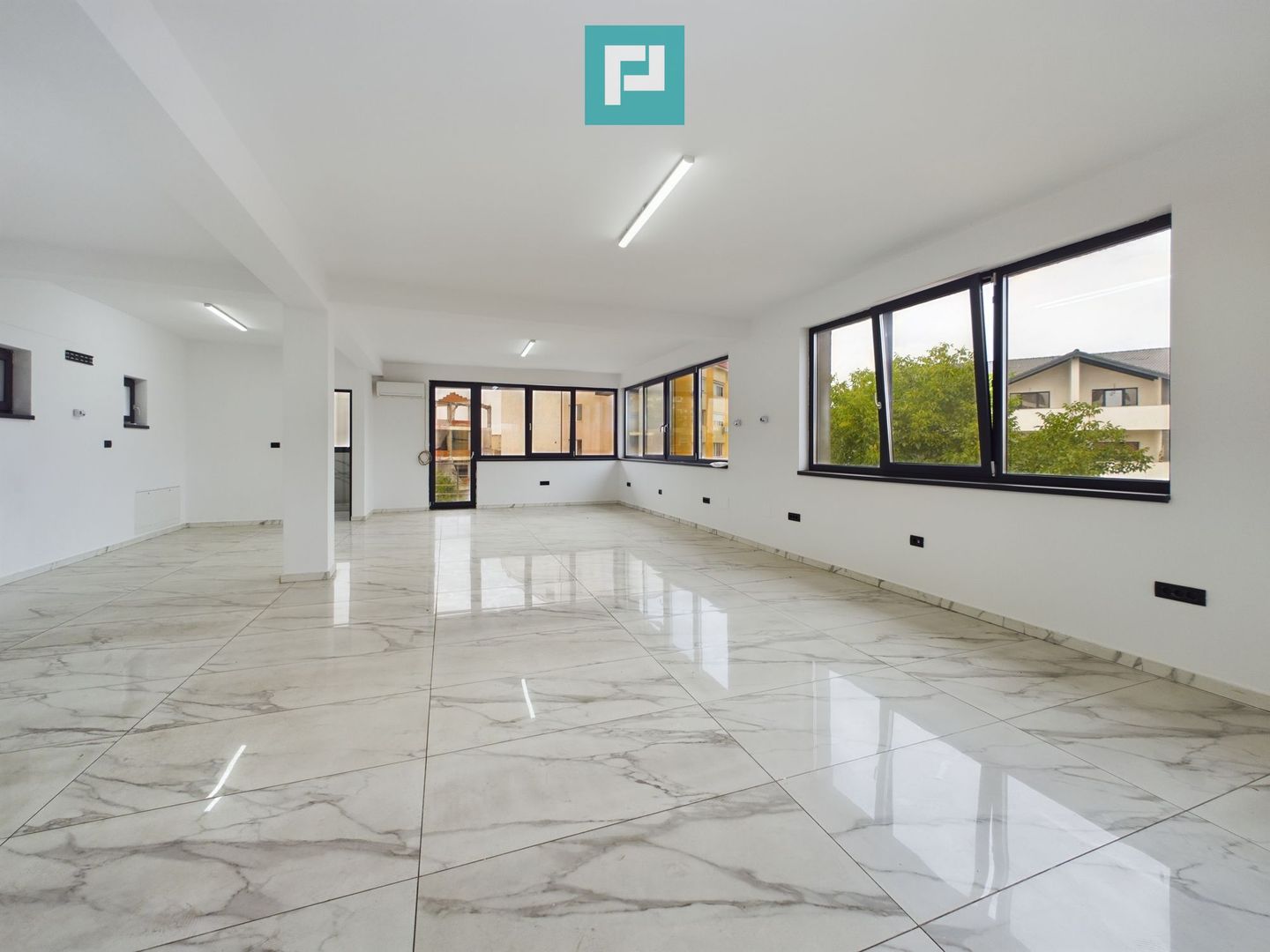 Spațiu Comercial/Birouri de 110 mp în Clădire Nouă - Poză 1