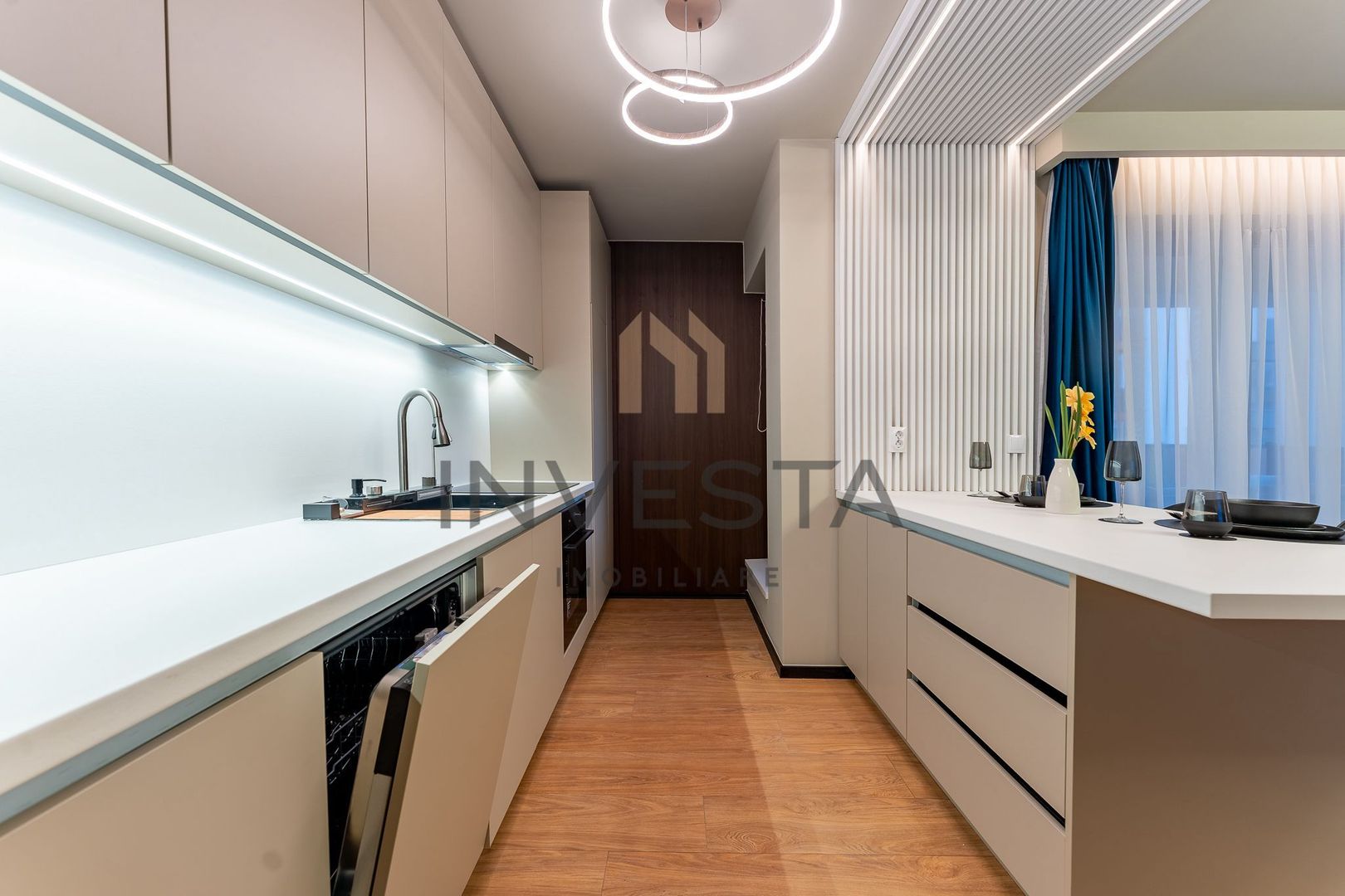 Apartament excusivist! Se vinde la cheie, complet mobilat si utilat! - Poză 5