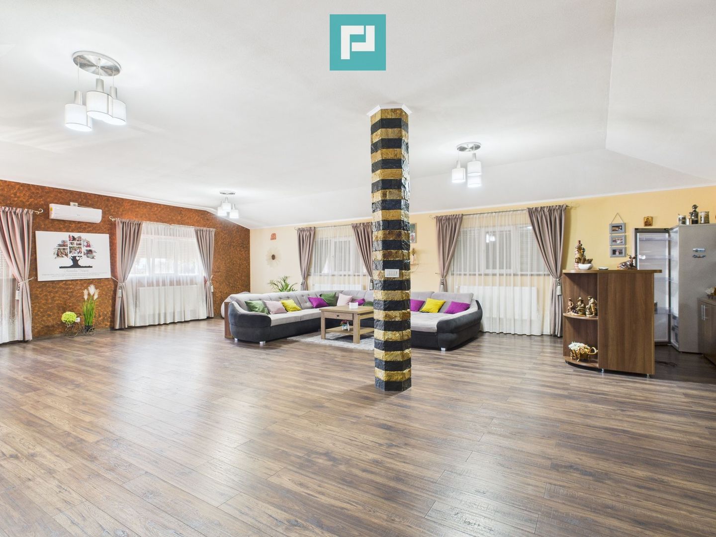 Casă și clădire de apartamente la Orțișoara - Poză 24