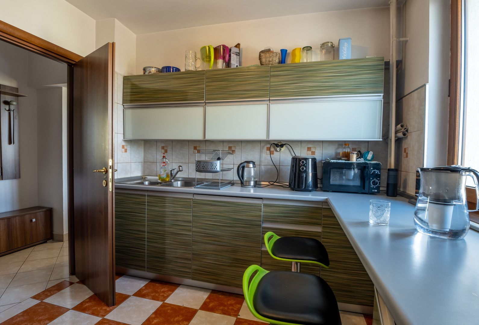 Apartament de 3 camere, la 10 minute de mers pe jos de Piața Unirii. - Poză 10