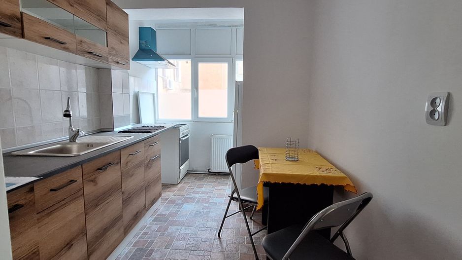 Apartament cu 3 camere - Central - Poză 6