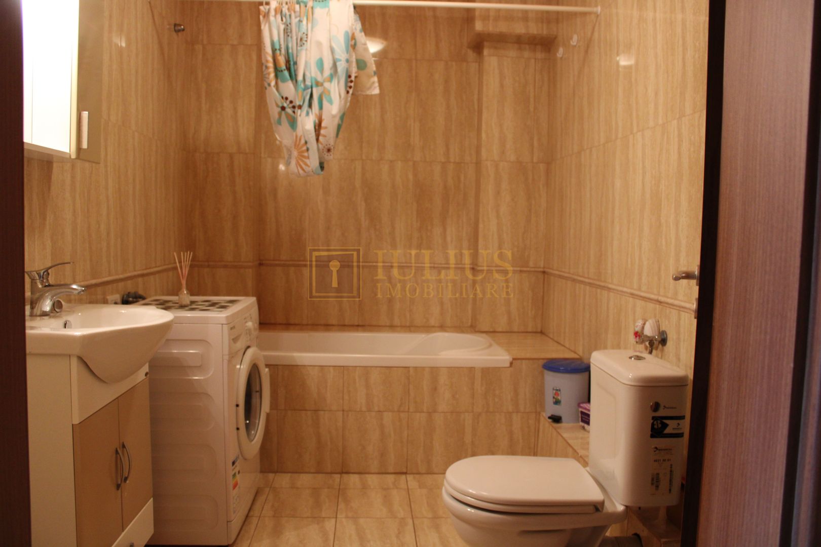 parcare privata, balcon, centrala proprie - Poză 13