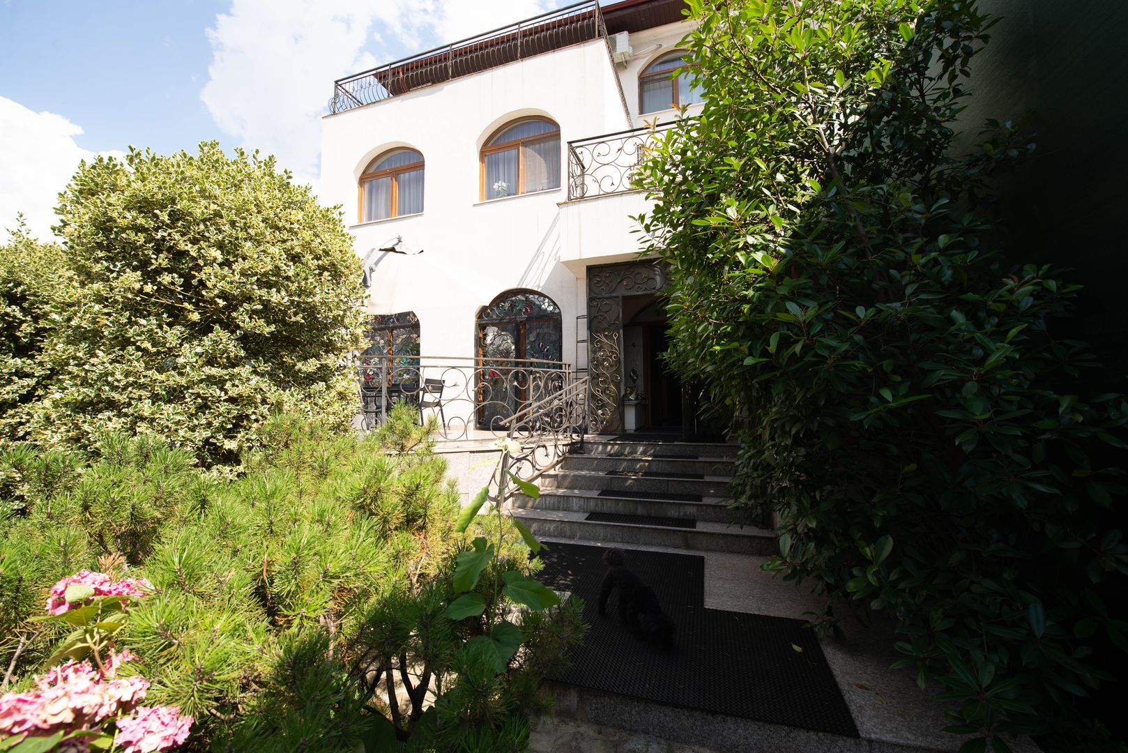 Apartament cu 4 camere 169mp, parter si teren 175mp, în zona Grivita - Poză 10