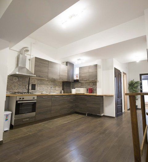 De vanzare Apartament cu 4 camere si dependite-  Ultra central- strada sepcari 9 - Poză 8