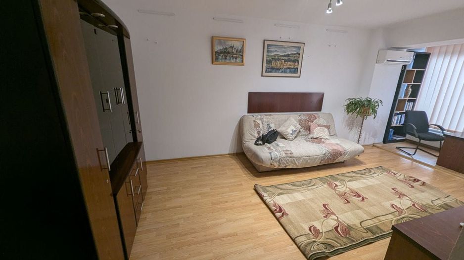De inchiriat apartament cu 3 camere, Mazepa 1 la BR-uri, etaj 1, 550 euro - Poză 3