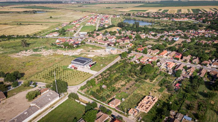 Loc de casă în Zimandul Nou - Poză 2