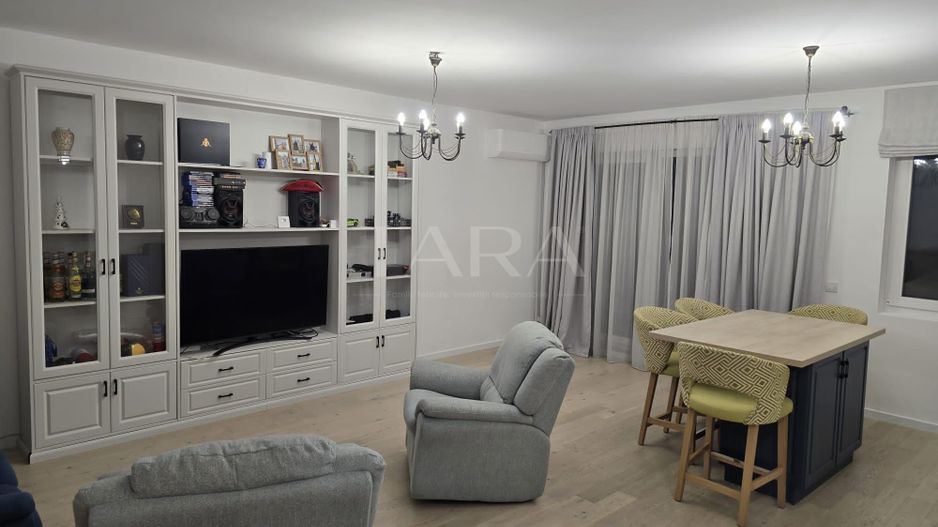 Apartament 2 Camere – Zonă Semicentrală, Vedere Panoramică - Poză 2