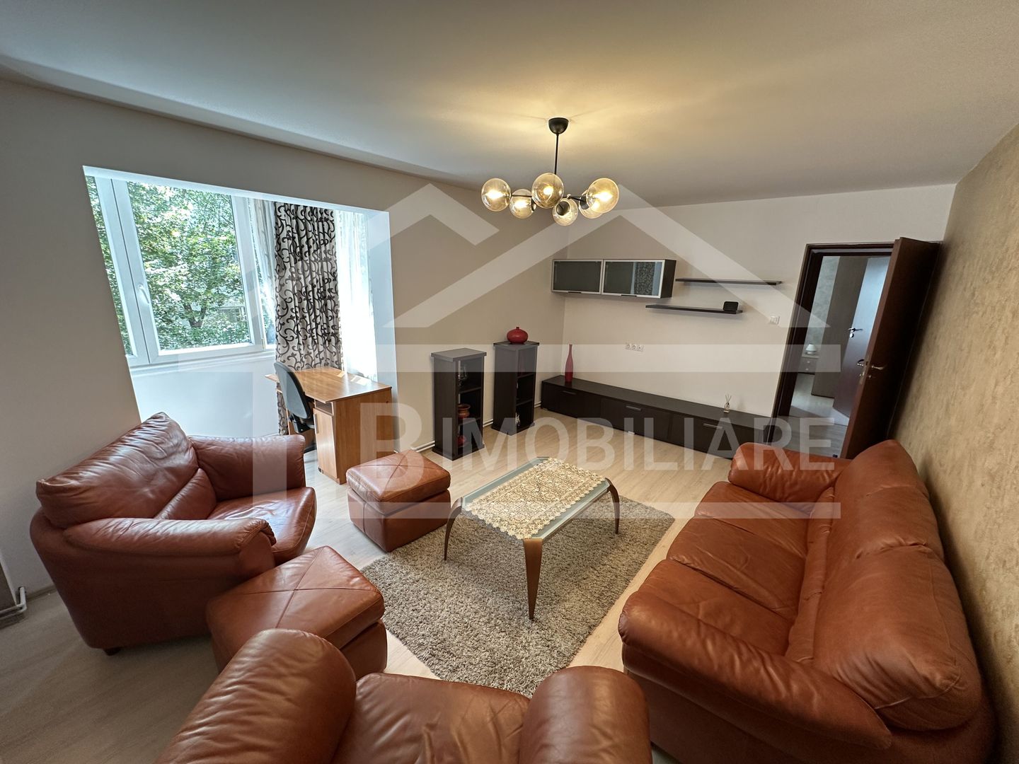 Apartament cu 2 camere, decomandat, 54mp, zona strazii Gloriei - Poză 1