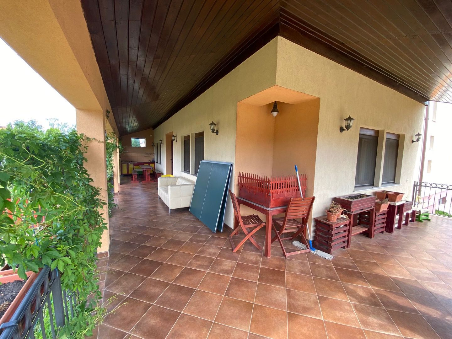 VILA  - ARADULUI. -British - Poză 5