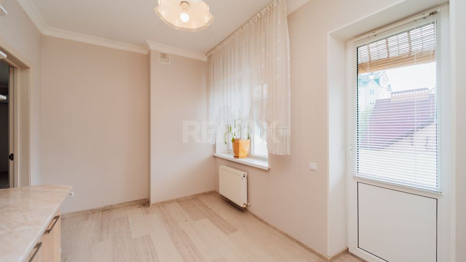 De vinzare Apartament 2 camere si balcon + living cu logie - Poză 13