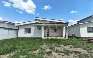 Casă de vânzare cu 4 camere în Osorhei , Bihor - Poză 1