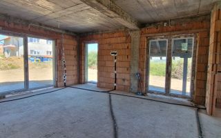 Casa individuala 5 camere teren 504 mp interior alb carport Selimbar - Poză 6