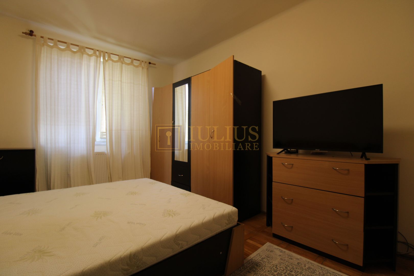 Piata 700, 2 camere, centrala proprie - Poză 10