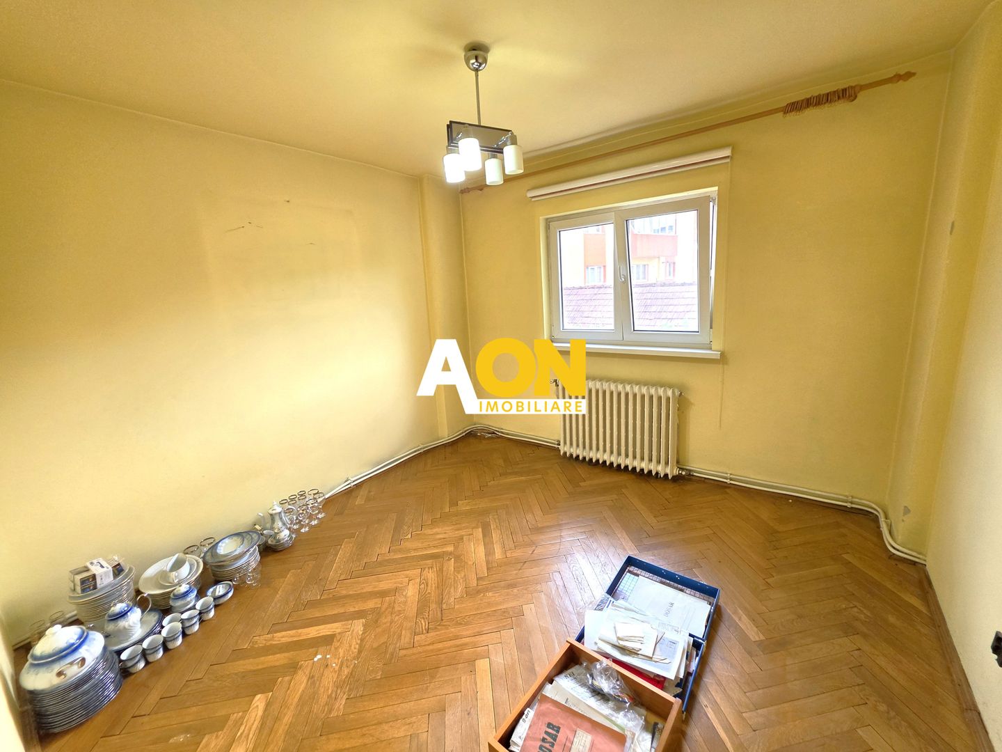 Apartament 4 camere, etaj 1, cu garaj si boxa, zona Scolii M. Eminescu - Poză 6