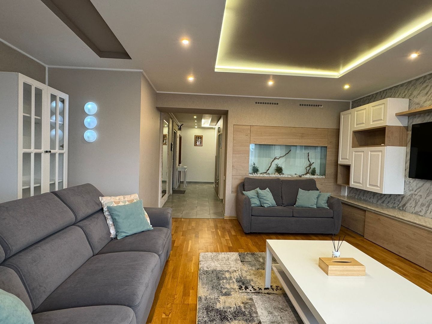 Chirie ap lux, 3 cam,2 bai,120mp mobilat/utilat/ 2loc parcare/terasa - Poză 2