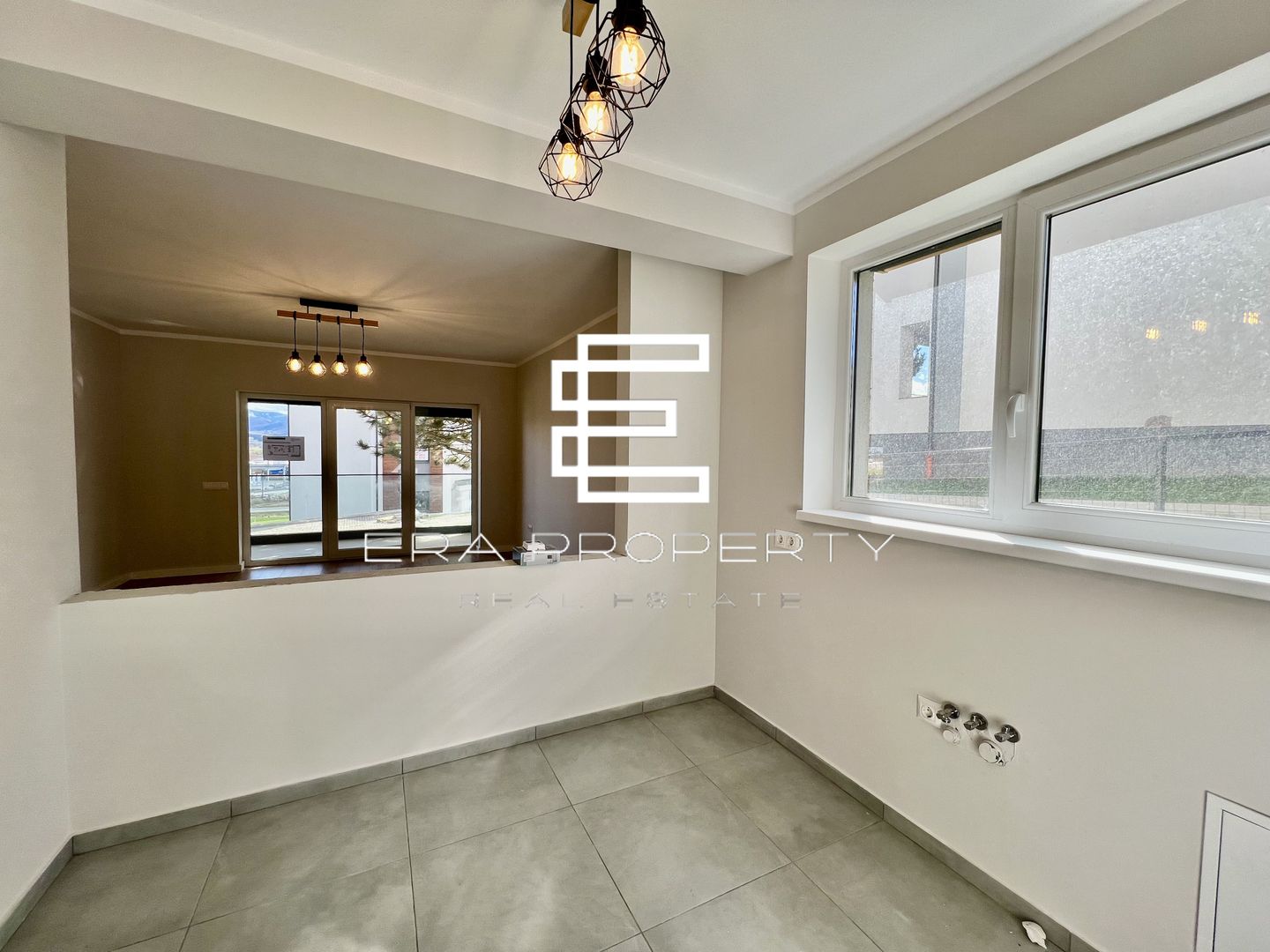 Apartament 2 camere /LA CHEIE/ INTABULAT /zona Aeroport Sibiu - Poză 3