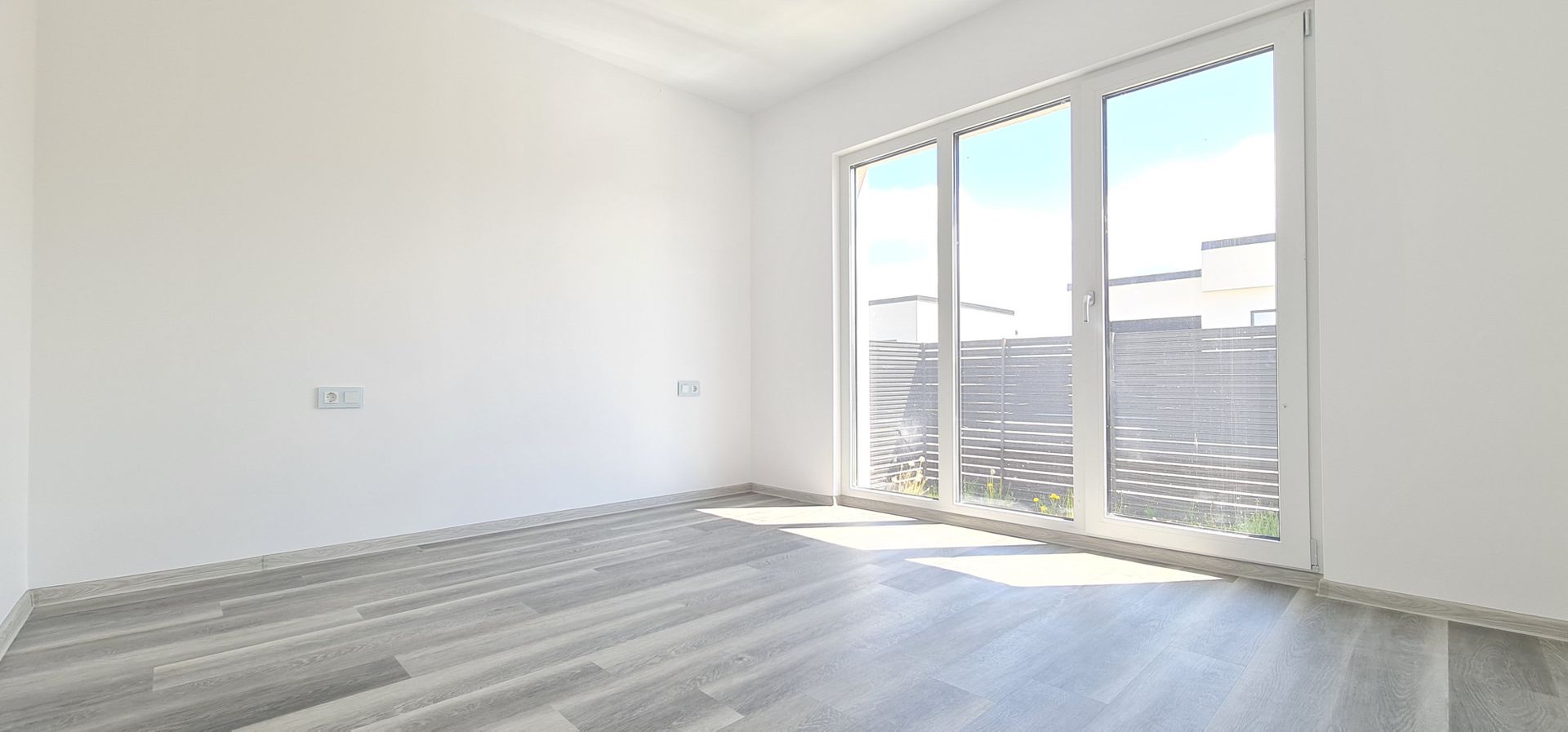Casa 4 camere un nivel finalizata intabulata cartier Izvor Tarlungeni - Poză 9