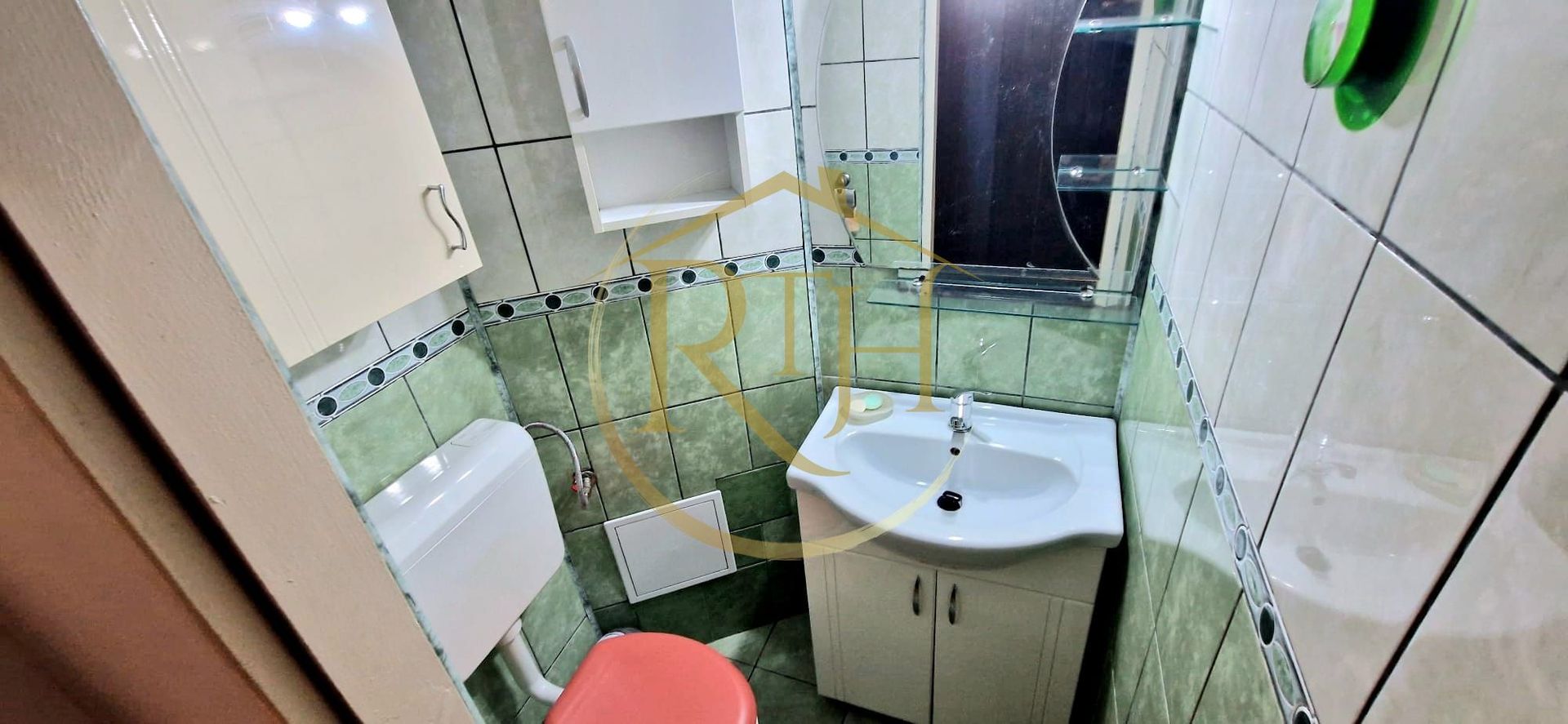 Ofer spre închiriere apartament 3 camere,2 bai, zona Lipovei, 400 euro/lună. - Poză 19