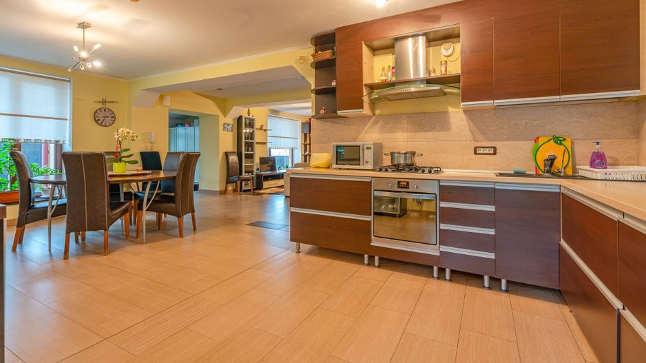 Casa individuala in Dambul Morii cu vedere spre Piatra Mare - Poză 5