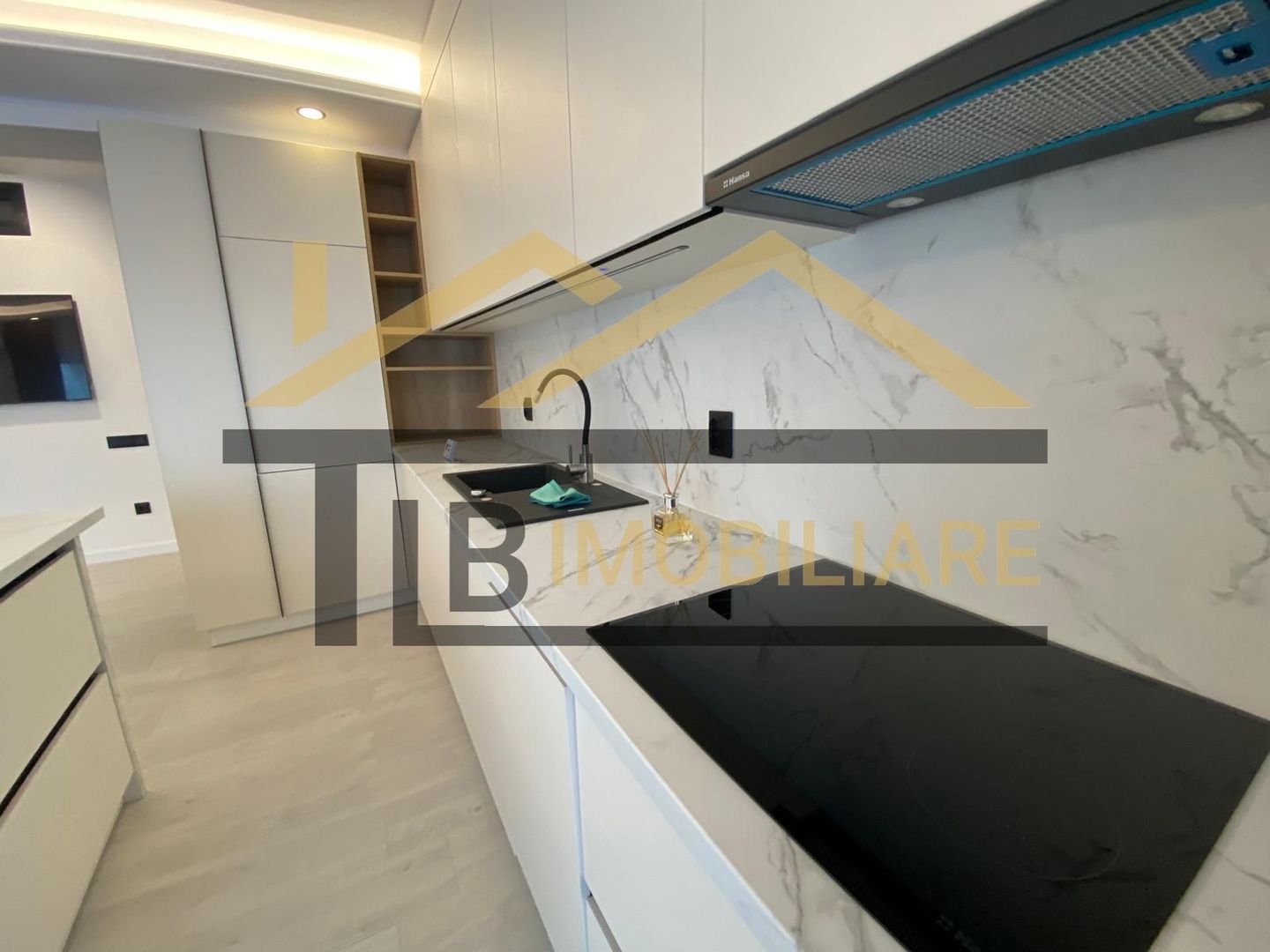 Apartament de 3 camere, lux, parcare, 75mp, zona Centrala - Poză 3