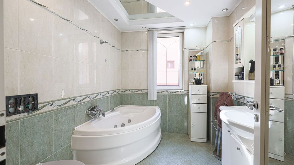 Vilă cu 6 camere–confort, intimitate și multiple utilizări - Poză 8