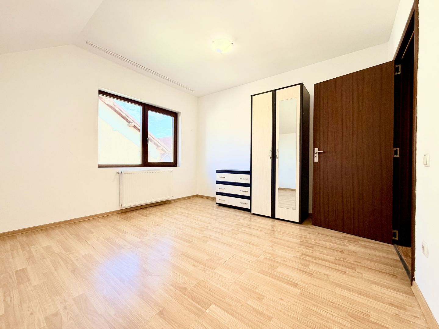 De vânzare – Casă individuală P+M în Dumbrăvița - Poză 11