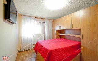 Apartament spatios, renovat, 4 camere, decomandat, etaj 4, Micro 39 - Poză 10