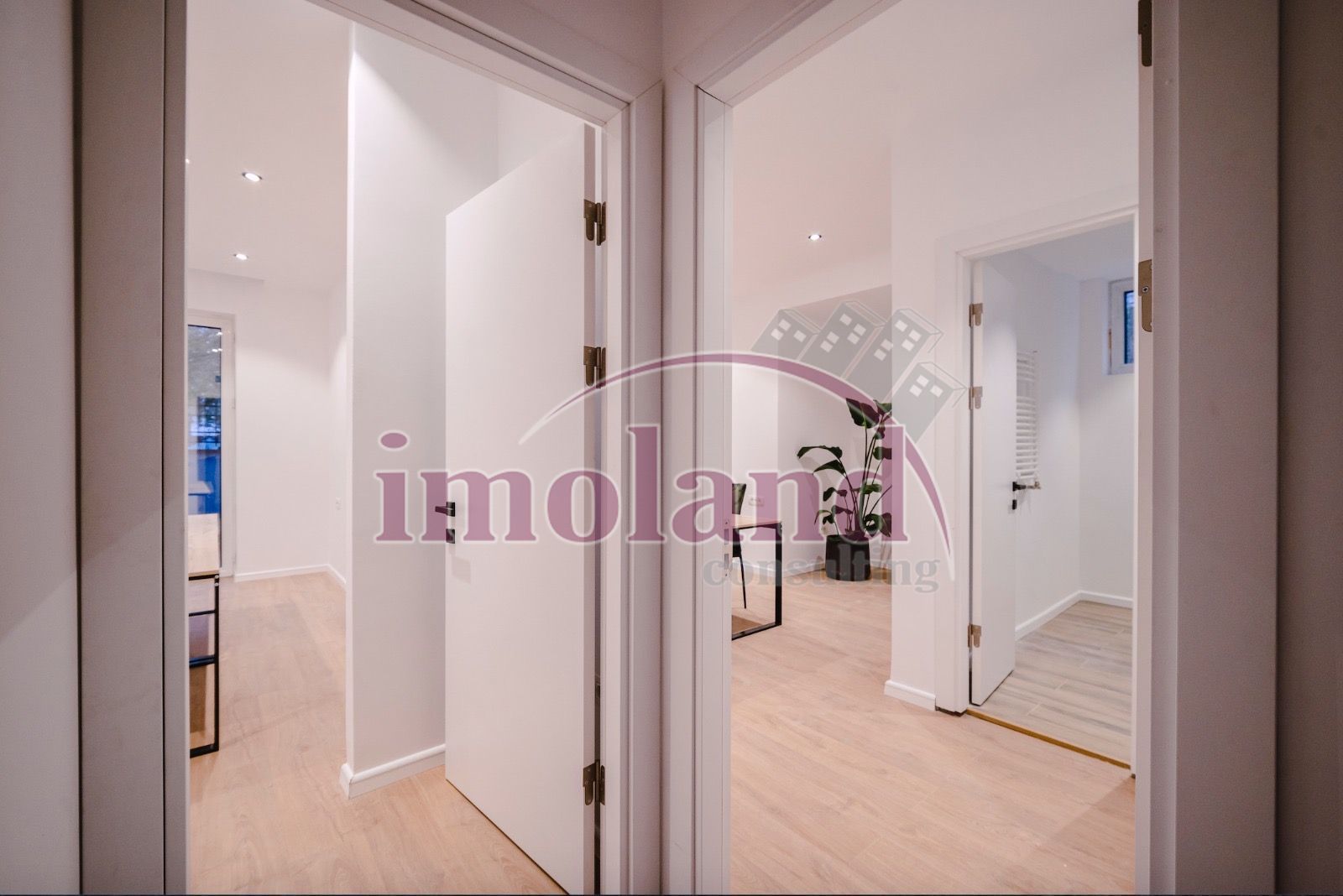 Vanzare apartament 4 cam 4 bai 106 mp | birouri sau rezidențial | cal. Victoriei - Poză 3