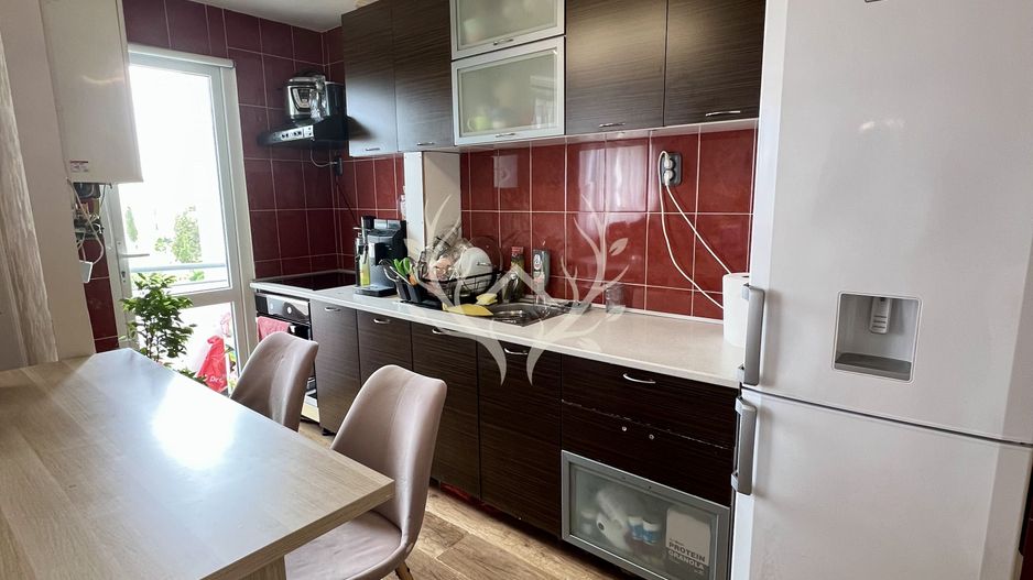 Apartament cu 2 camere decomandat + boxa in zona Bucium Manastur - Poză 4