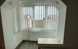 Apartament cu trei camere în bloc izolat -zona Aradului - Poză 1