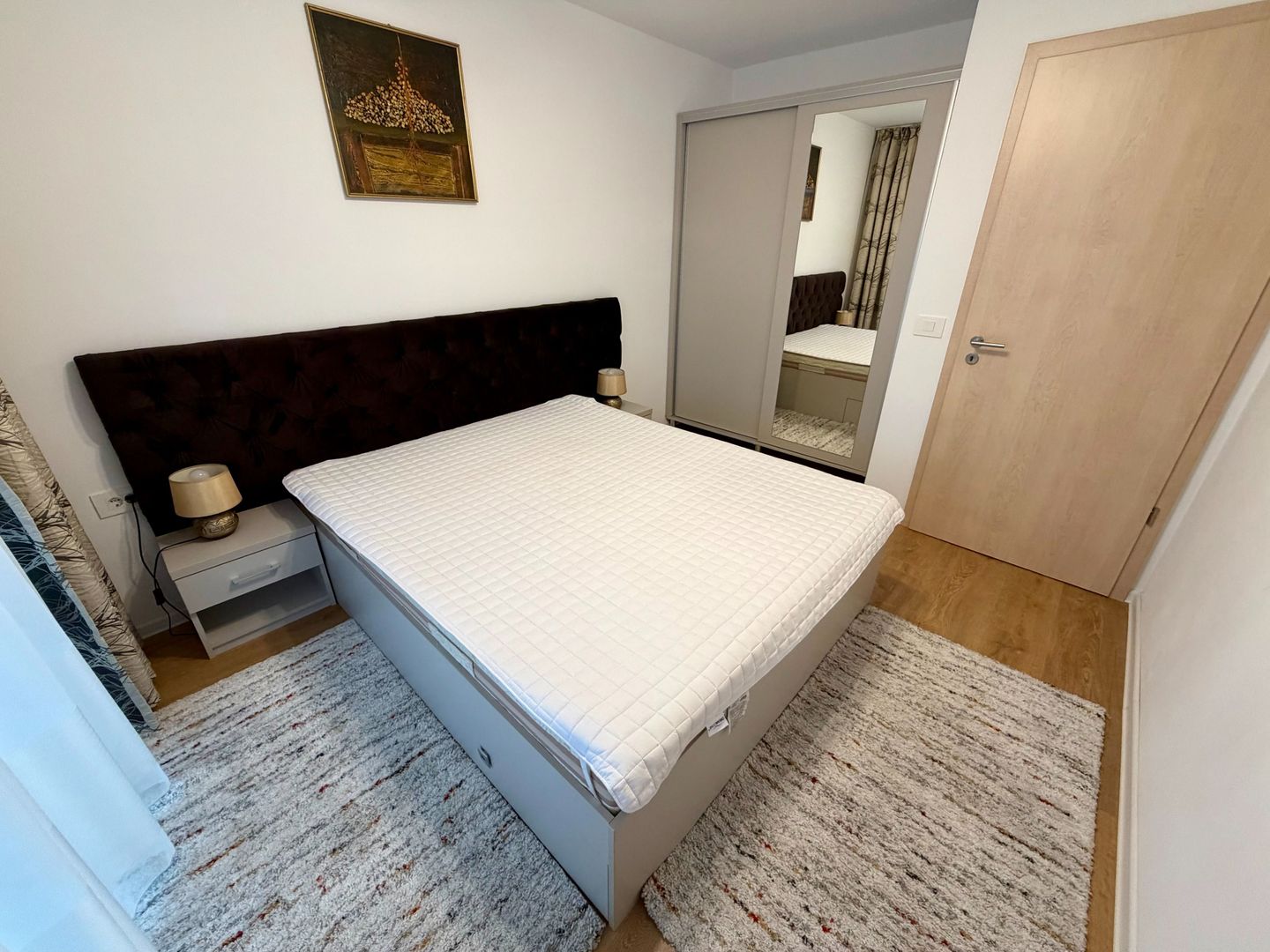 Apartament 2 camere Kasper cu vedere la pietonala - Poză 1