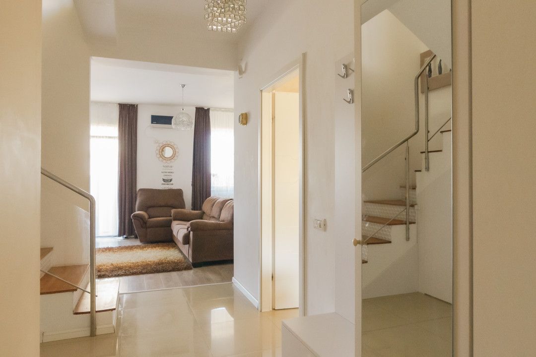 PALAZU MARE -  Vila Duplex cu 4 Camere, Panorama Superba si Curte Amenajata - Poză 6