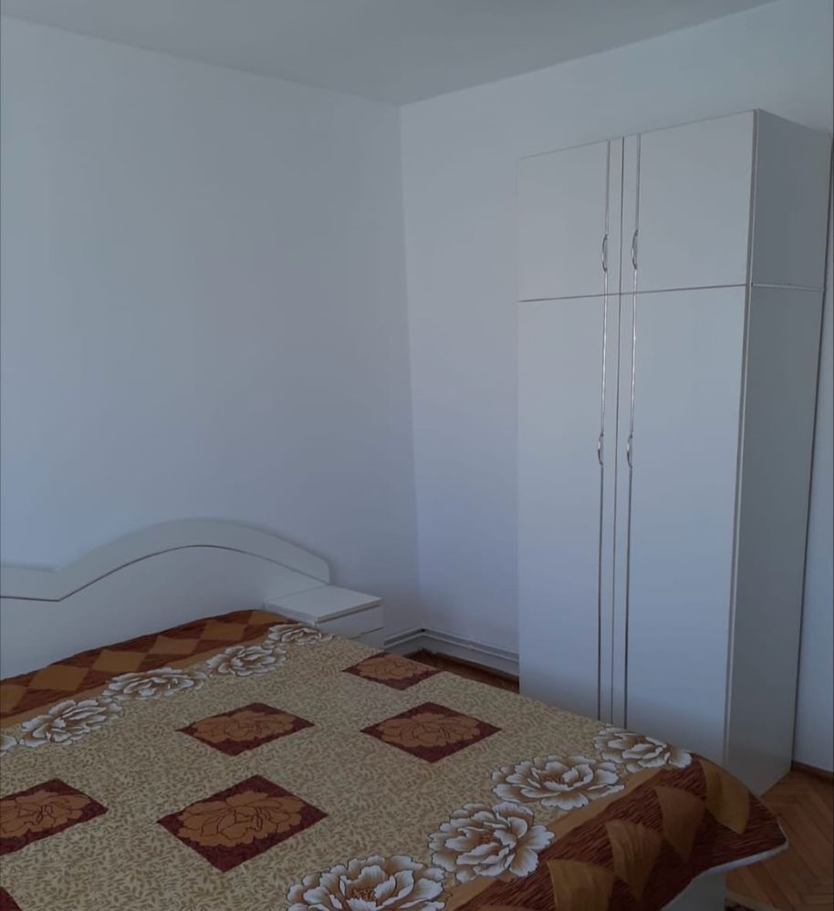 Vand apartament 2 camere - Poză 5