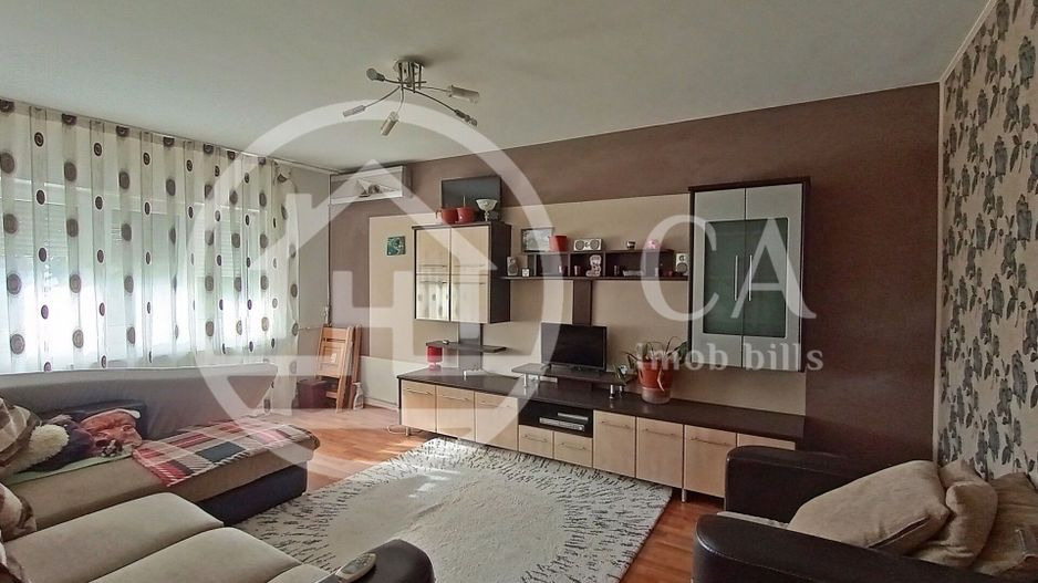Apartament cu 3 camere de vanzare in zona Rogerius, Oradea - Poză 3