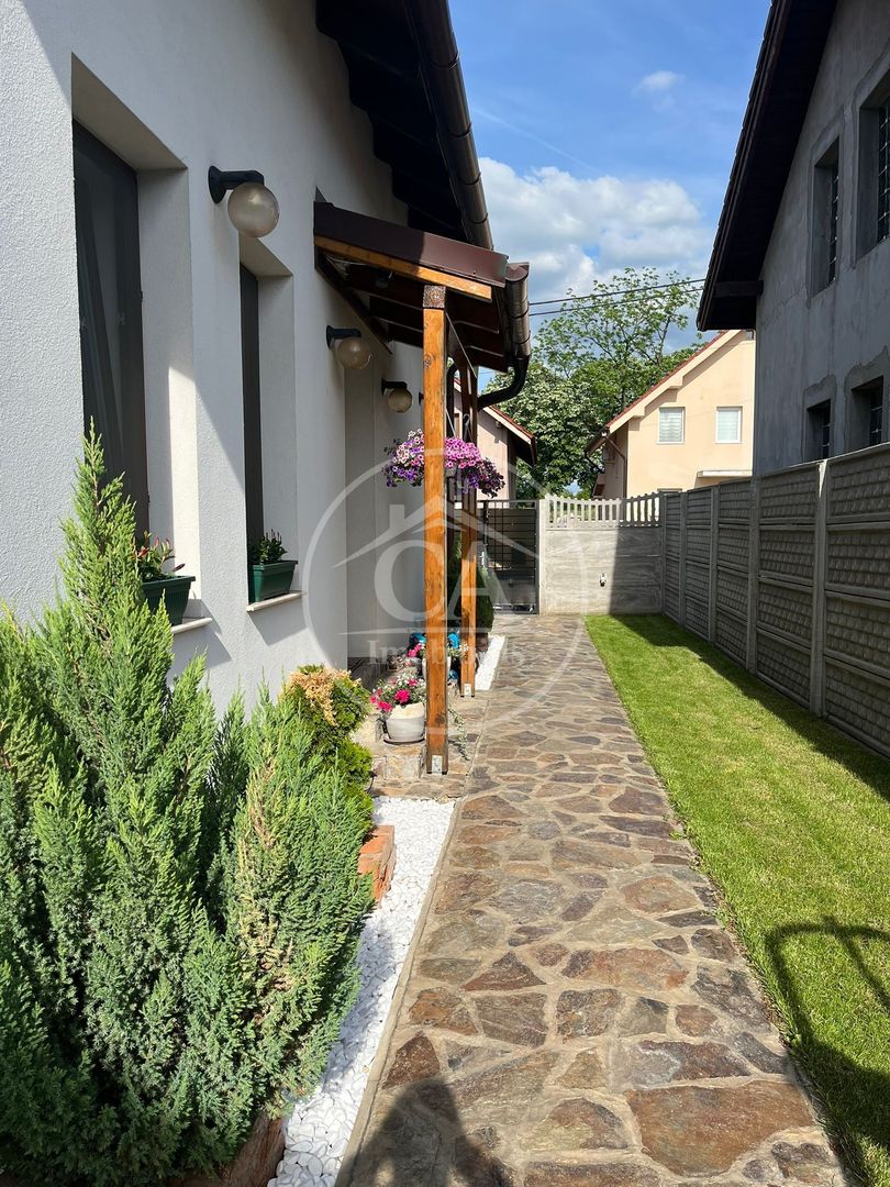 Casă P+subpantă cu 4 camere de vânzare în Cartierul Tineretului,Oradea - Poză 19