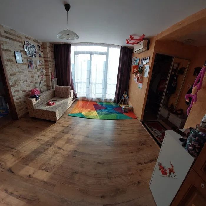 De vanzare apartamnet 3 camere in Dambul Rotund. - Poză 3