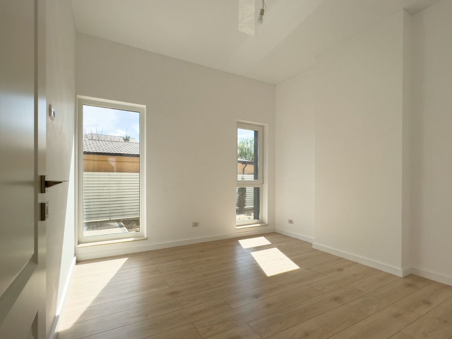 Individuala 146m2 utili, 450 curte, CENTRAL Tunari, 0% comision - Poză 22