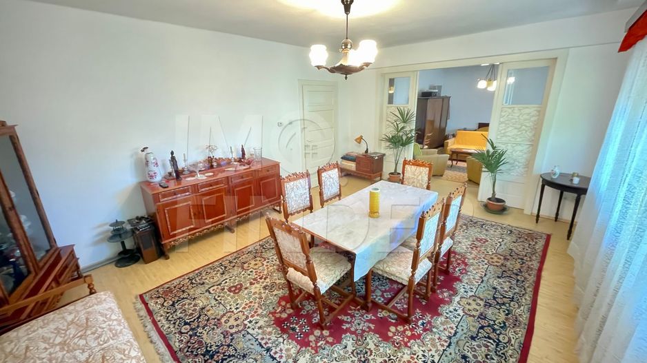 Apartament in vila, teren, garaj, zona Grand Hotel Napoca - Poză 1