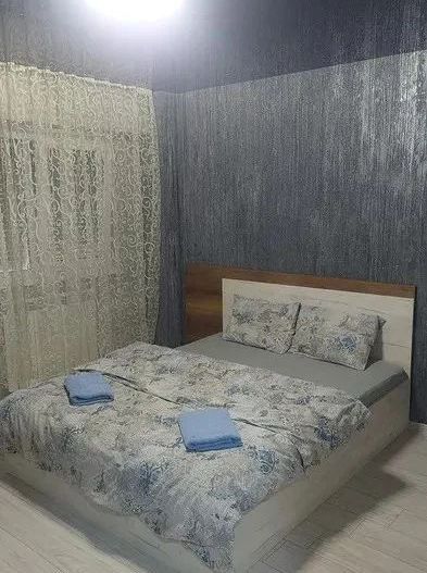 Închiriez apartament 1 cameră, Mazepa 1, bloc Salcia, parter, 300 euro - Poză 1