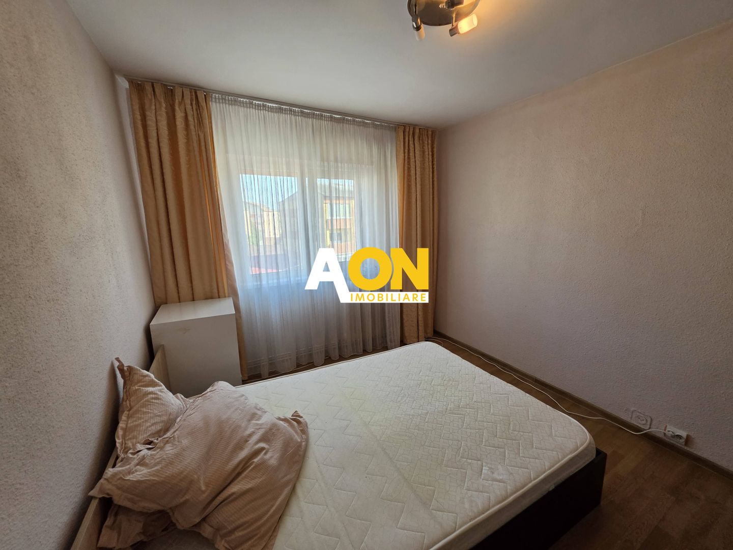 Apartament 3 camere, 68 mp utili, Cetate, zona Piata Cetate - Poză 10