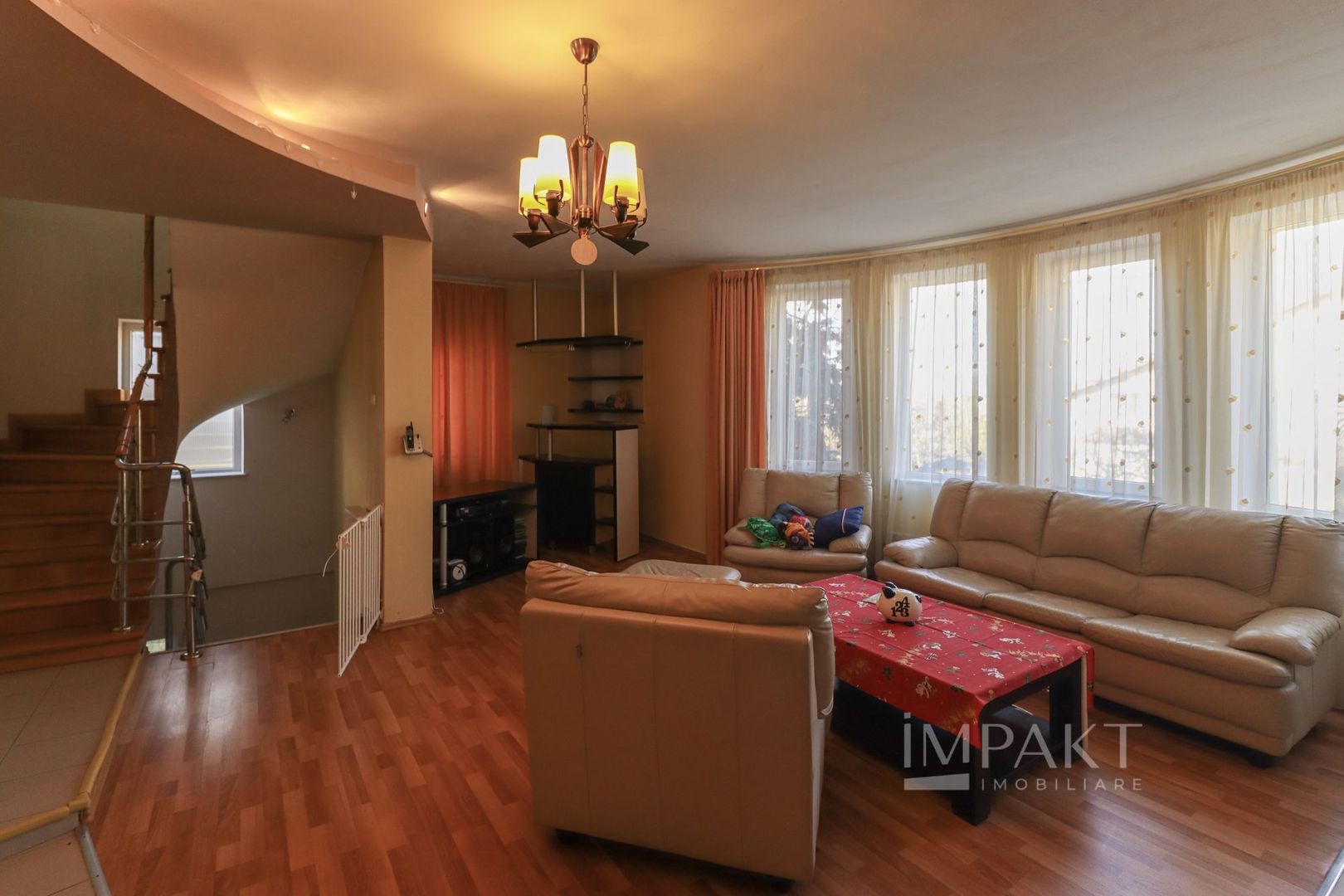 Vila moderna in Europa, curte spatioasa si garaj! - Poză 5