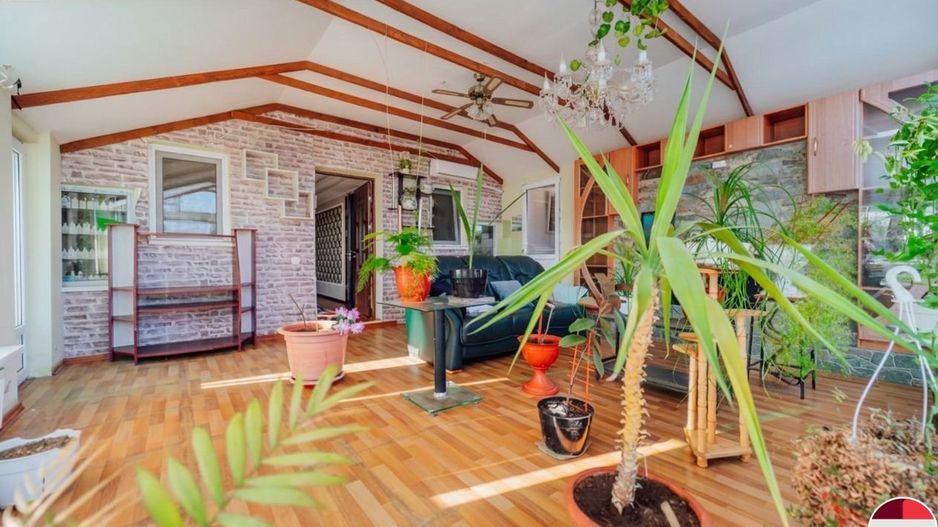 Casă de vânzare, Obileni, Hîncești ,185 m² ,16 ari, 2 garaje - Poză 16