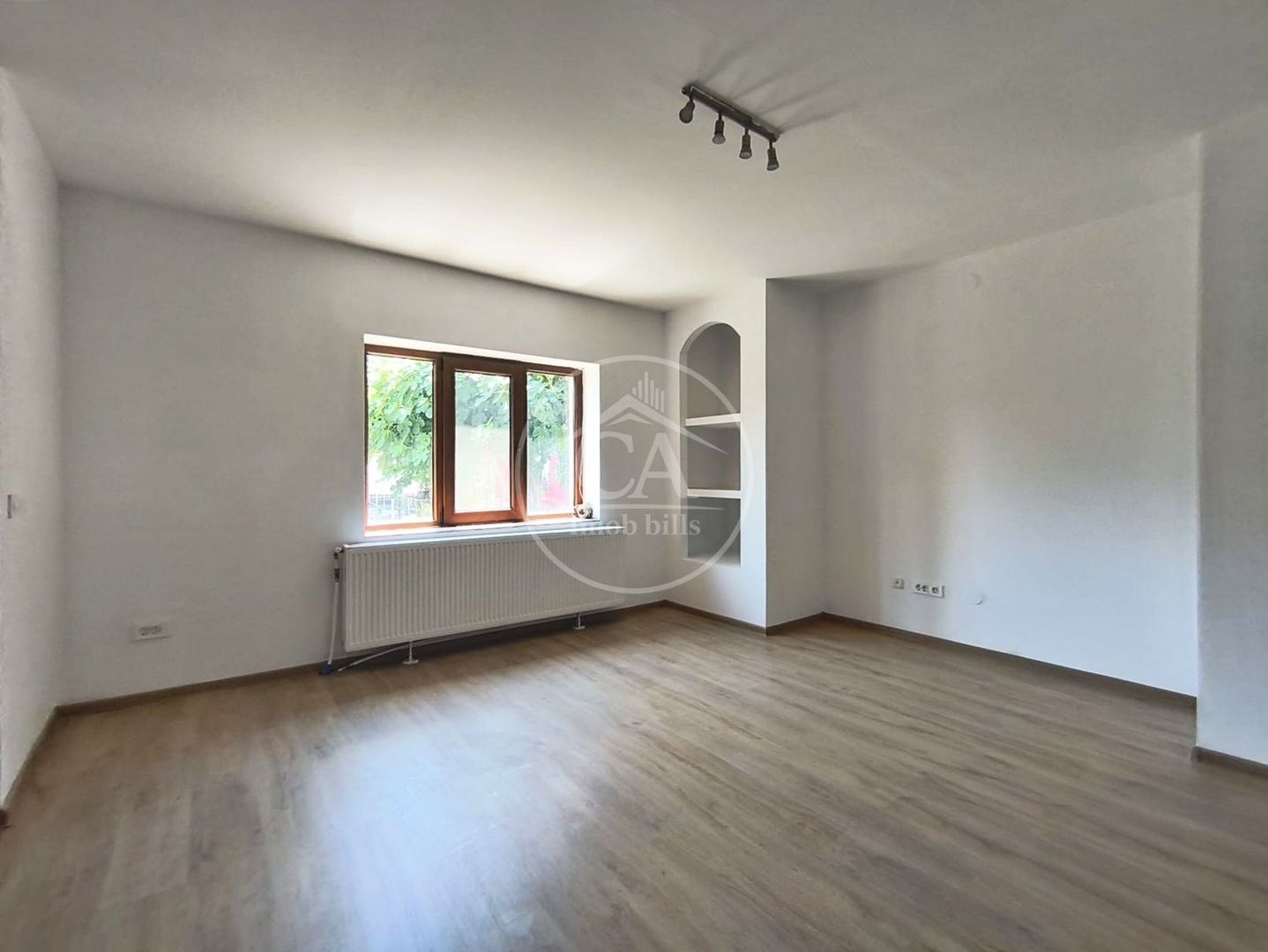 Apartament cu 2 camere la curte comuna de vanzare Ultracentral, Oradea - Poză 2